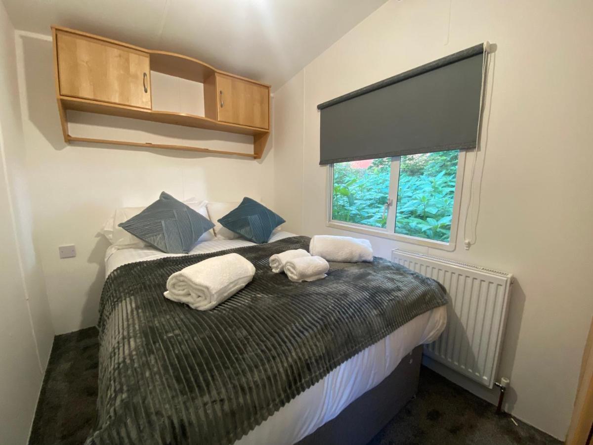 Elletson Park Wood Fired Hot Tubs, Caravans & Pods Pilling Exterior foto