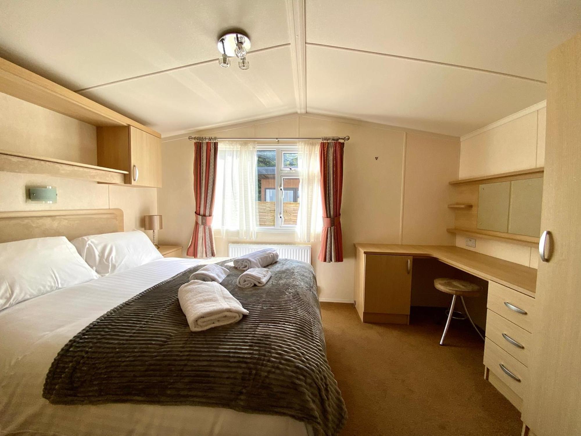 Elletson Park Wood Fired Hot Tubs, Caravans & Pods Pilling Exterior foto